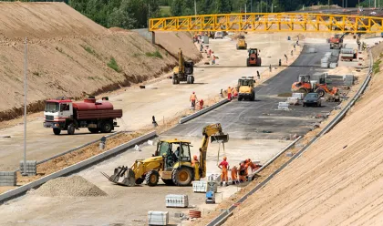 Roszczenie przyznane wykonawcy w art. 649 [4] § 3 k.c. jest roszczeniem o wynagrodzenie za niewykonane roboty budowlane, a nie roszczeniem o odszkodowanie