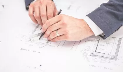 Brak w oświadczeniu informacji, który z wykonawców będzie wykonywał usługi projektowania