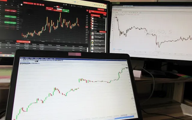 Brak w ofercie nazwy oferowanego modelu monitora